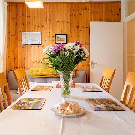 Rooska Gatehouse, Entire Holiday home *