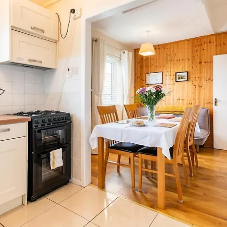 Holiday home Rooska Gatehouse, Entire